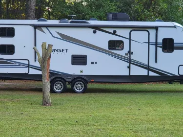 2019 Crossroads RV Sunset Trail Super Lite Travel trailer rental in Hope Mills, NC