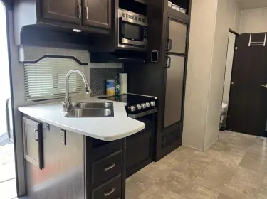 2019 Heartland RVs Pioneer Fifth-wheel rental in Oklahoma City, OK