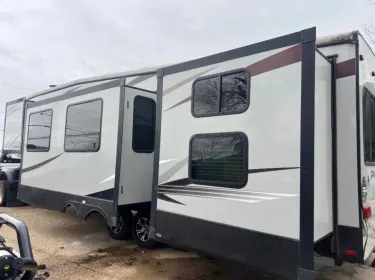 2019 Heartland RVs Pioneer Fifth-wheel rental in Oklahoma City, OK