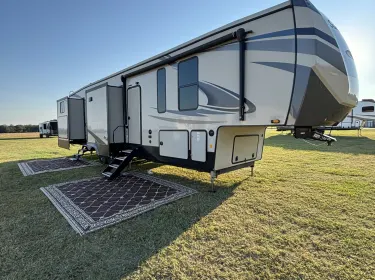 2021 Forest River Sandpiper Fifth-wheel rental in Canton, TX
