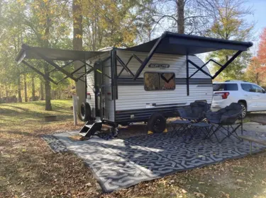 2025 Sunset Park RV SunLite Travel trailer rental in Hudsonville, MI