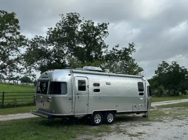 2022 Airstream Flying Cloud Travel trailer rental in Weatherford, TX