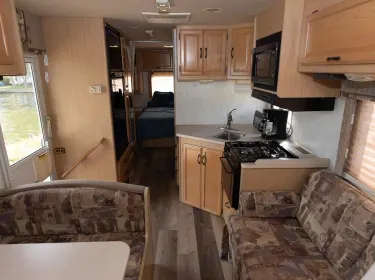 1998 Itasca Sundance Class C rental in Antioch, IL
