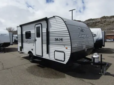 2025 Jayco Jay Flight SLX Travel trailer rental in Oakley, CA