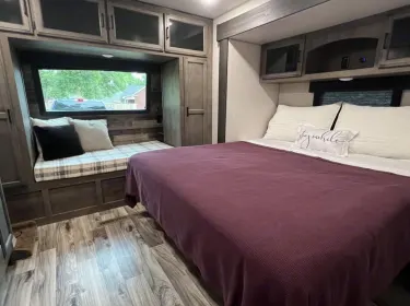 2022 Venture SportTrek Touring Travel trailer rental in Perry, GA