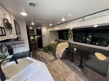 2025 Jayco Jay Flight 284BH Travel trailer rental in New Bern, NC