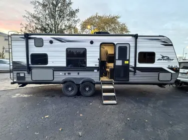 2022 Jayco Jay Flight SLX Rocky Mountain Edition Travel trailer rental in Lakemoor, IL