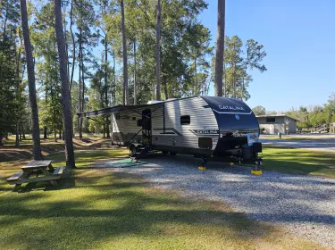 2025 Coachmen Catalina legacy edition 293TQBSCK Travel trailer rental in Walker, LA