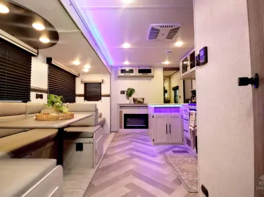 2024 Crossroads RV Zinger Travel trailer rental in Ozark, MO