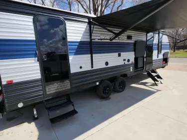 2021 Forest River Cherokee Grey Wolf Travel trailer rental in Belleville, MI