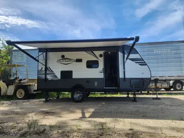 2022 Highland Ridge RV Olympia Sport Travel trailer rental in Palmetto, FL