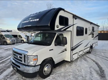 2025 East to West Entrada Class C rental in Daveluyville, QC