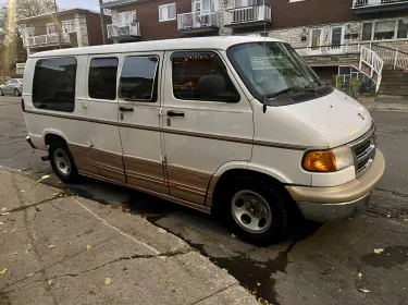 2003 Dodge Ram Van 1500 Camper van rental in Montréal, QC