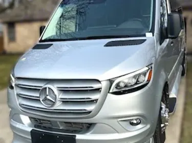 2023 Mercedes 3500XD Class B rental in Moraine, OH