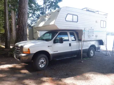 1999 Ford F250 Super Duty Truck Camper rental in Vancouver, BC