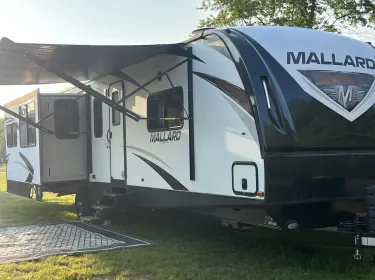 2019 Heartland RVs Mallard Fifth-wheel rental in Traverse City, MI