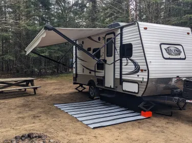 2017 Coachmen Viking Travel trailer rental in St-Mathias-sur-Richelieu, QC