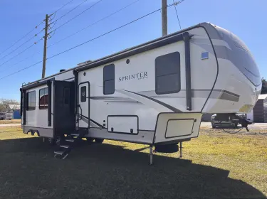 2023 Keystone RV Sprinter Travel trailer rental in Okeechobee, FL