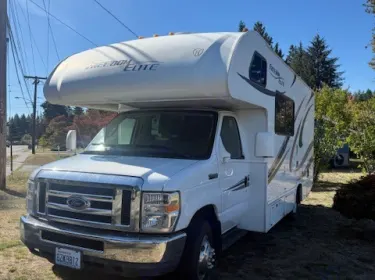 2015 Thor Freedom Elite Class C rental in Port Orchard, WA