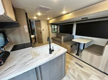 2025 Dutchmen Kodiak Ultimate Travel trailer rental in Citrus Springs, FL