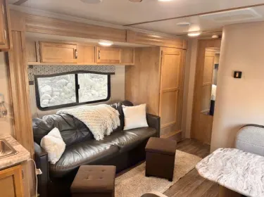 2020 Winnebago 2401RG Travel trailer rental in Orondo, WA