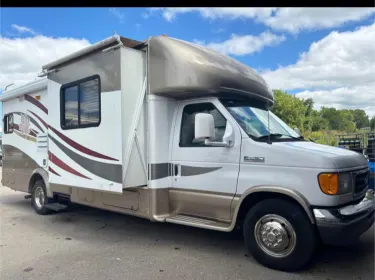 2006 Triple E Regency Class C rental in Crystal Beach, ON