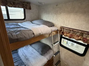 2004 Keystone RV Montana Mountaineer Fifth-wheel rental in Sequim, WA