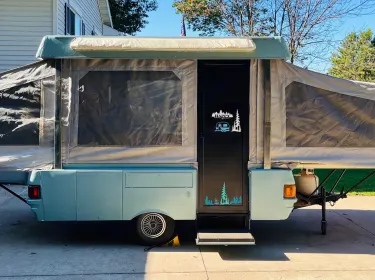 1989 Coleman Grand Tour Laramie Folding trailer rental in MENOMONIE, WI