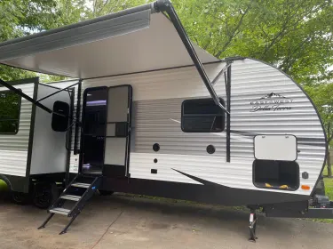 2021 East to West Della Terra Travel trailer rental in Plantsville, CT