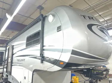 2014 Dynamax Trilogy 3850RL Fifth-wheel rental in Moses Lake, WA