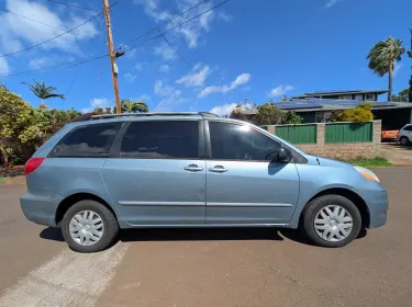 2008 Toyota Trailfinder Camper van rental in Paia, HI