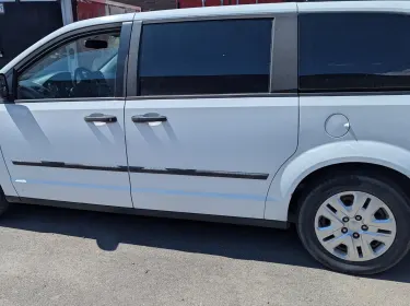 2016 Dodge Grand Caravan Camper van rental in Montréal, QC
