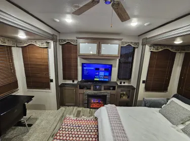 2019 Keystone Retreat Travel trailer rental in Citrus Springs, FL