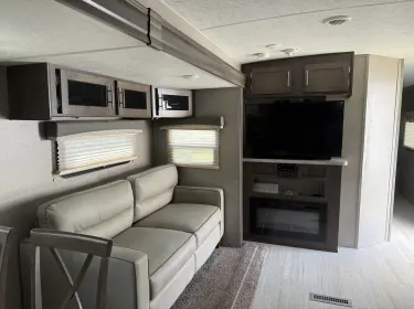 2020 Forest River Rockwood Ultra Lite Travel trailer rental in Ocala, FL