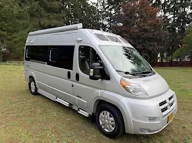 2016 Roadtrek Roadtrek Class B Class B rental in Troutdale, OR