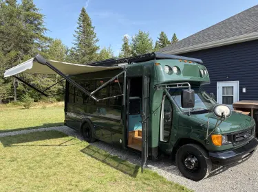 2006 Ford E450 Class C rental in Saint Raymond, QC