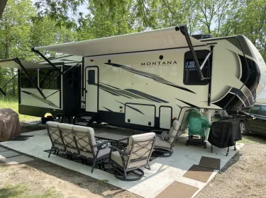 2021 Keystone RV Montana High Country Fifth-wheel rental in Auburn Hills, MI