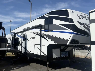 2025 Genesis Supreme Genesis Supreme Toy Hauler Travel trailer rental in Bakersfield, CA