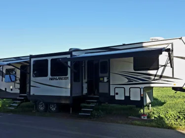 2019 Highland Ridge RV Highlander Toy Hauler Fifth-wheel rental in Yuba city, CA