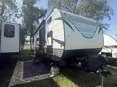 2022 KZ RV Sportsmen Travel trailer rental in Eustis, FL