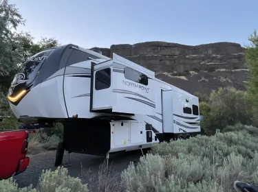 2024 Jayco North Point Fifth-wheel rental in Battle Ground, WA