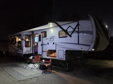 2021 Highland Ridge RV Open Range Fifth-wheel rental in Temecula (Pickup yard in Hemet), CA