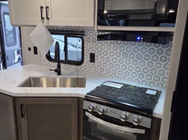 2025 Open Range Conventional 26BHS Travel Trailer Travel trailer rental in Kelowna, BC