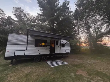 2025 KZ Sportsmen Select Travel trailer rental in Fort Erie, ON