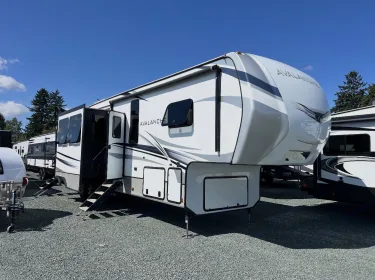 2022 Keystone RV Avalanche Fifth-wheel rental in Lake Cowichan, BC