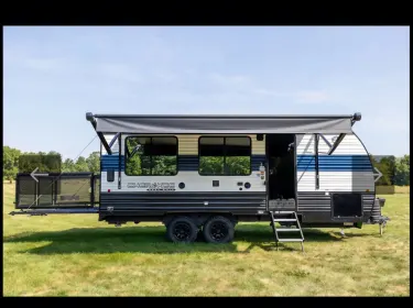2023 Forest River Cherokee Grey Wolf Toy hauler rental in Laveen, AZ