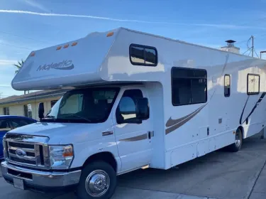 2018 Thor Majestic Class C rental in Phoenix, AZ