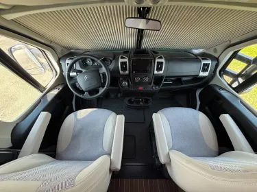 2024 ETRUSCO T 7400 SBC Autocaravane rental in Rochefort