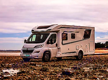 2024 ETRUSCO T 7400 SBC Autocaravana rental in Rochefort