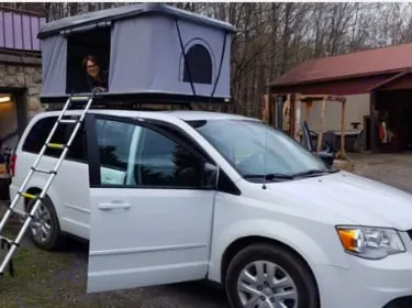 2017 Dodge B Van Camper van rental in Montréal, QC